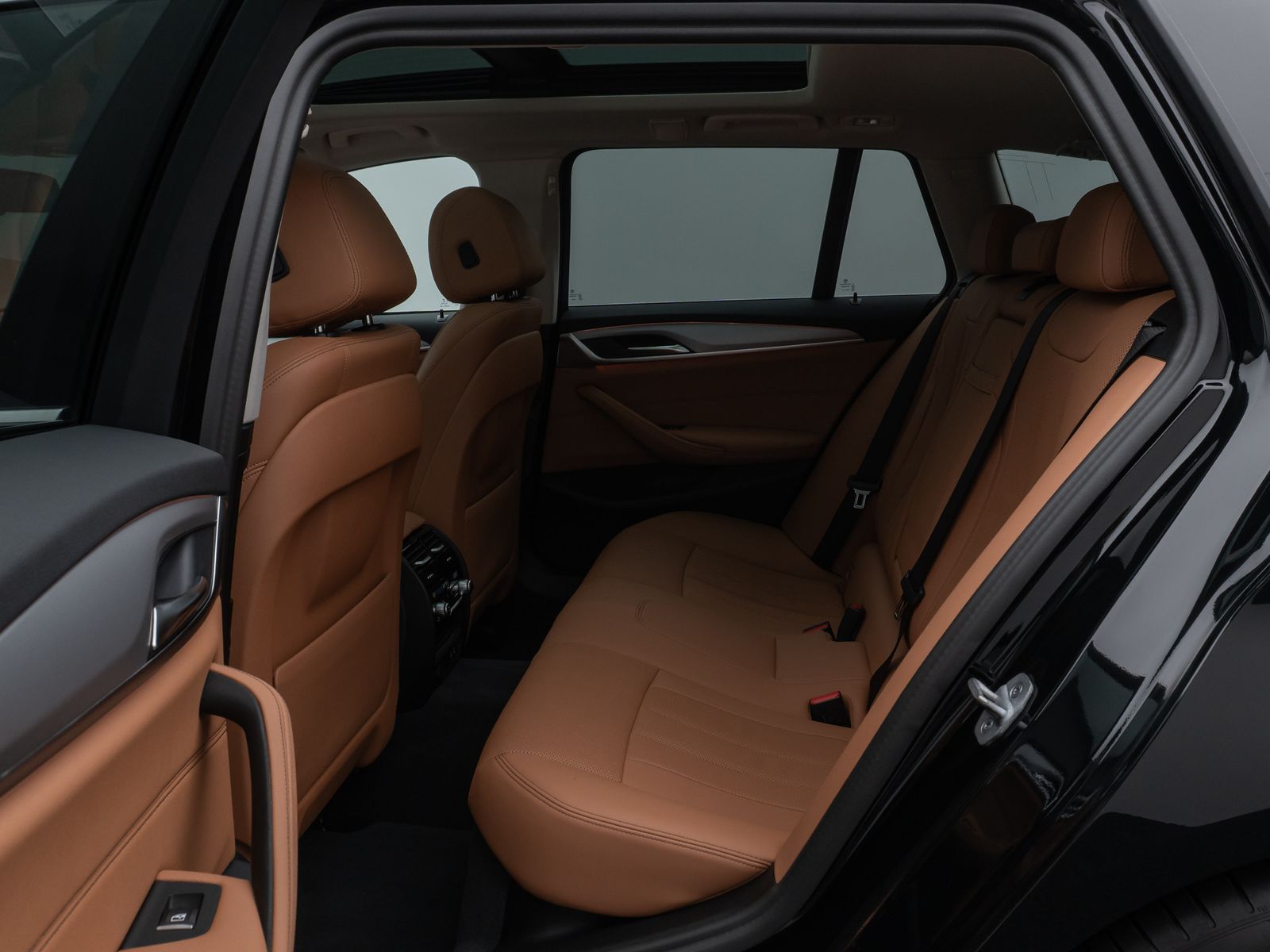 Fahrzeugabbildung BMW 530d  xD Panorama Kamera DAB HiFi AHK Alarm ACC