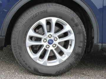 Ford Kuga - 4