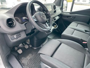 Fahrzeugabbildung Mercedes-Benz Sprinter III  317 CDI  MR / AHK / MBUX / Kamera
