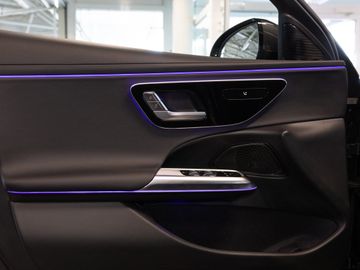 Mercedes E 200 - 11