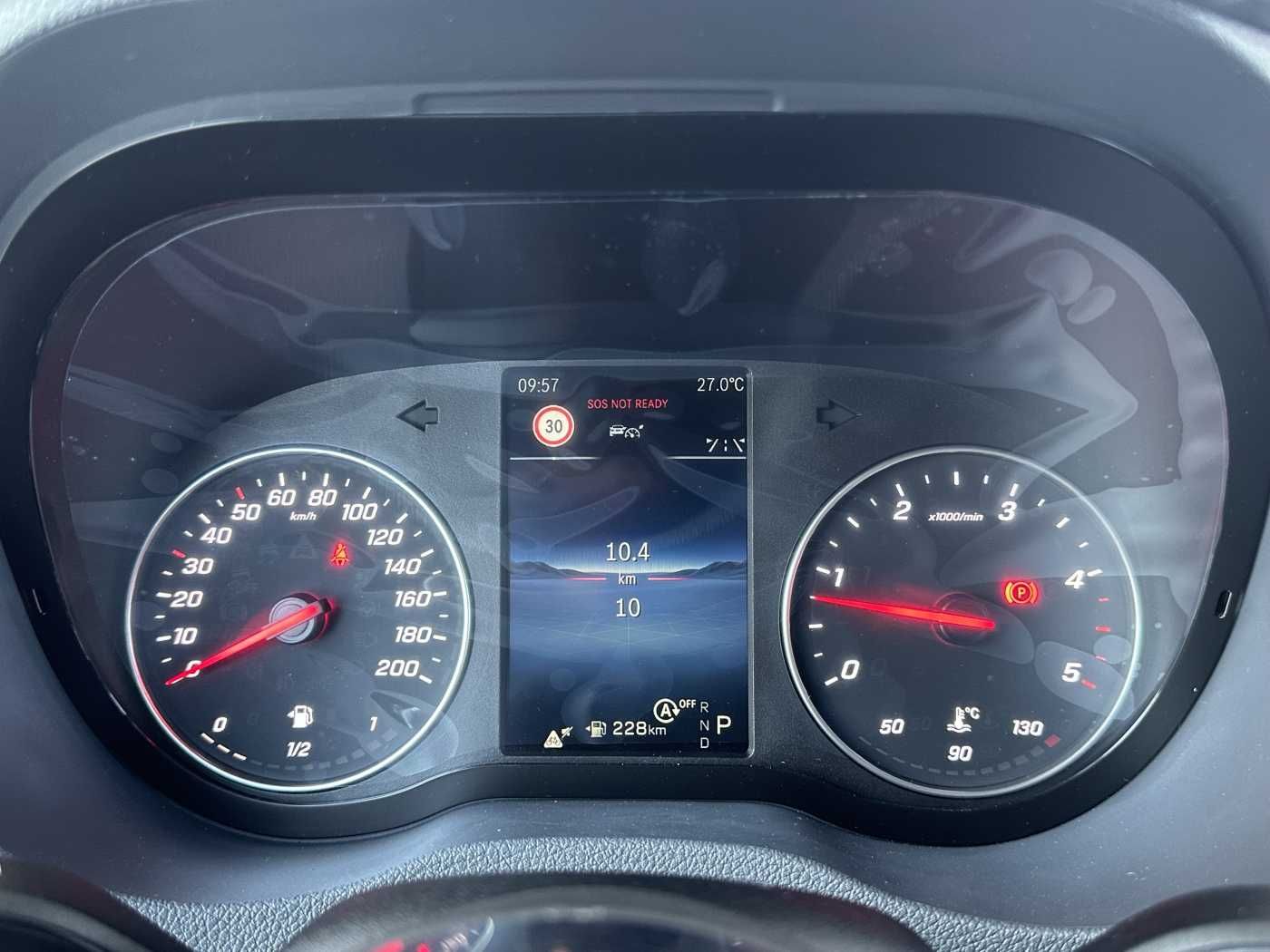 Fahrzeugabbildung Mercedes-Benz Sprinter 319 CDI 4325 AHK DISTRONIC 360 Klima