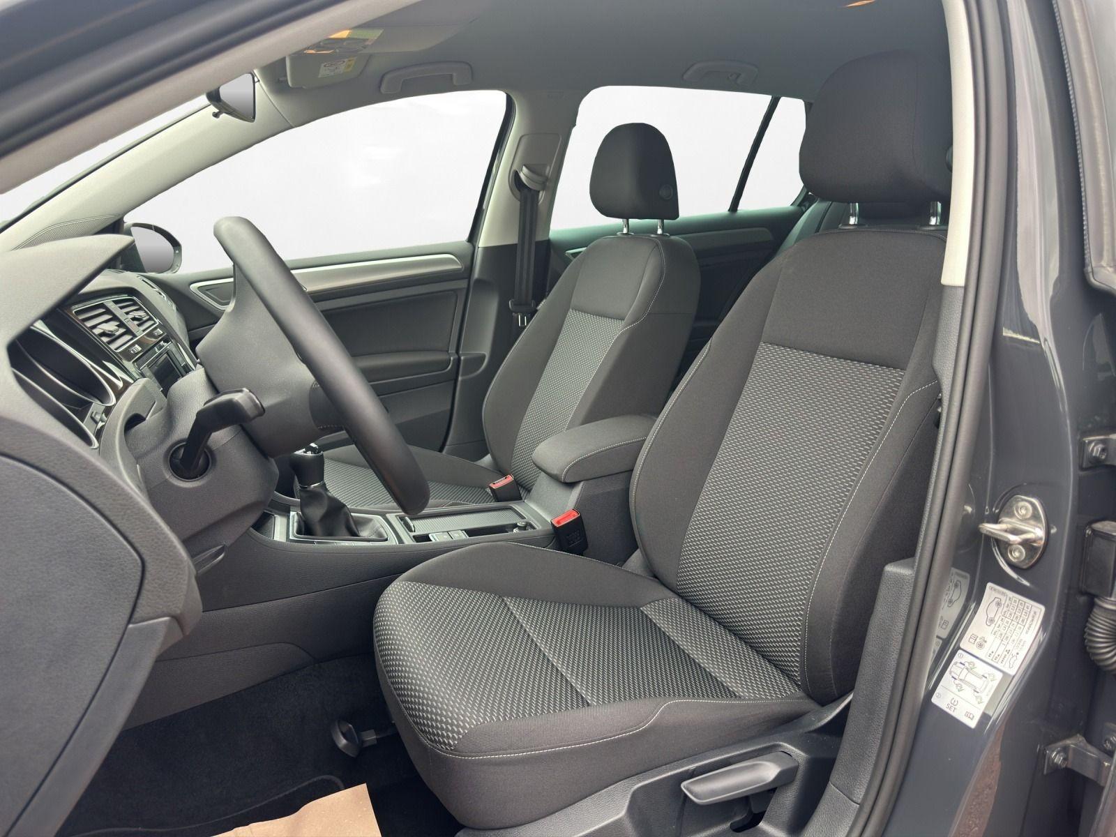 Volkswagen Golf 1.0 TSI Klima PDC Auto-Hold Isofix
