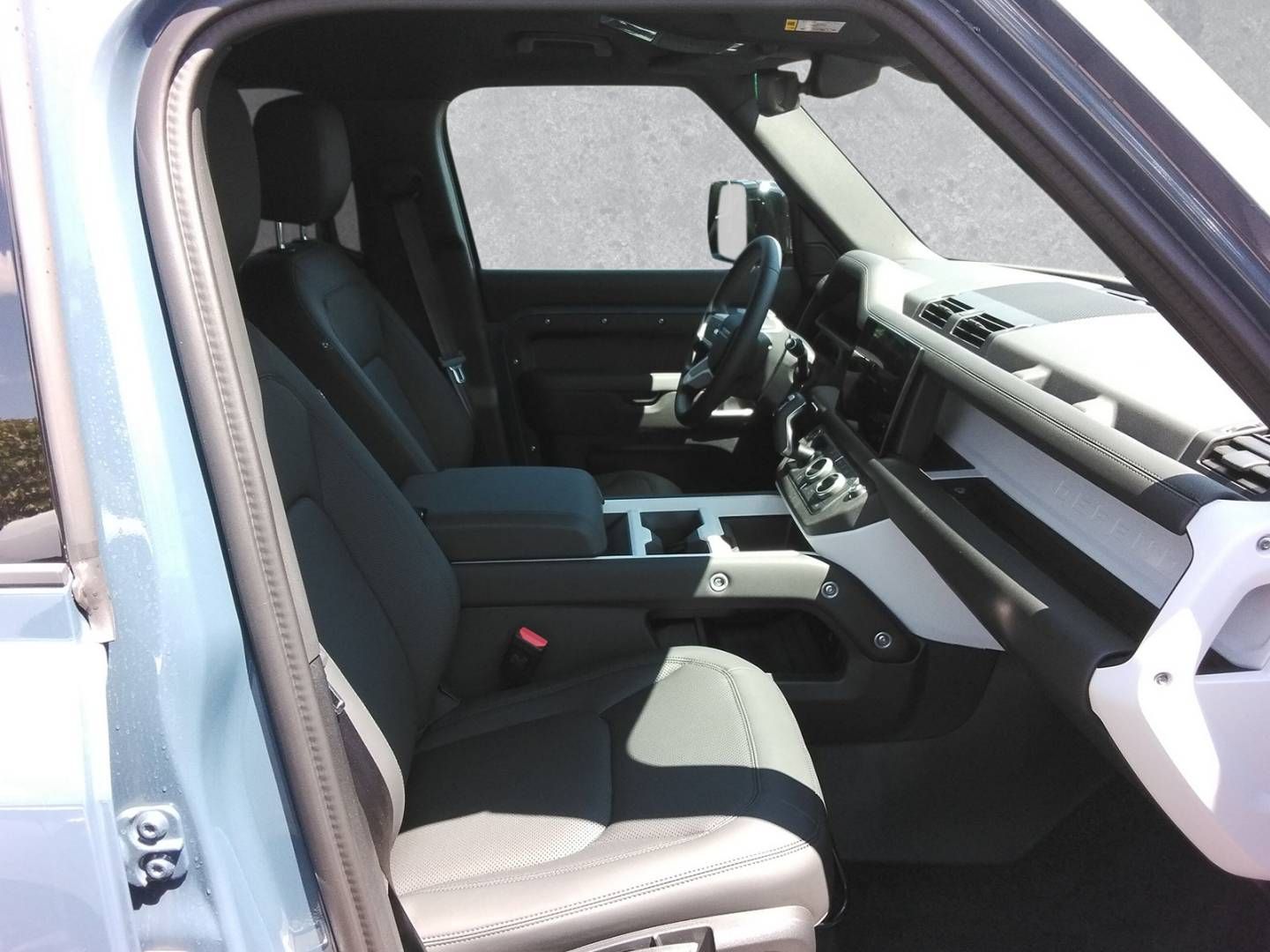 Fahrzeugabbildung Land Rover Defender 110 D250 S