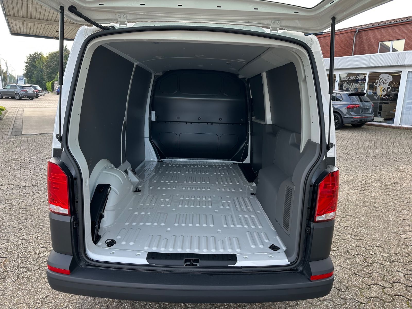Fahrzeugabbildung Volkswagen T6.1 Transporter Kasten 2.0 TDI LR Klima/Tempom