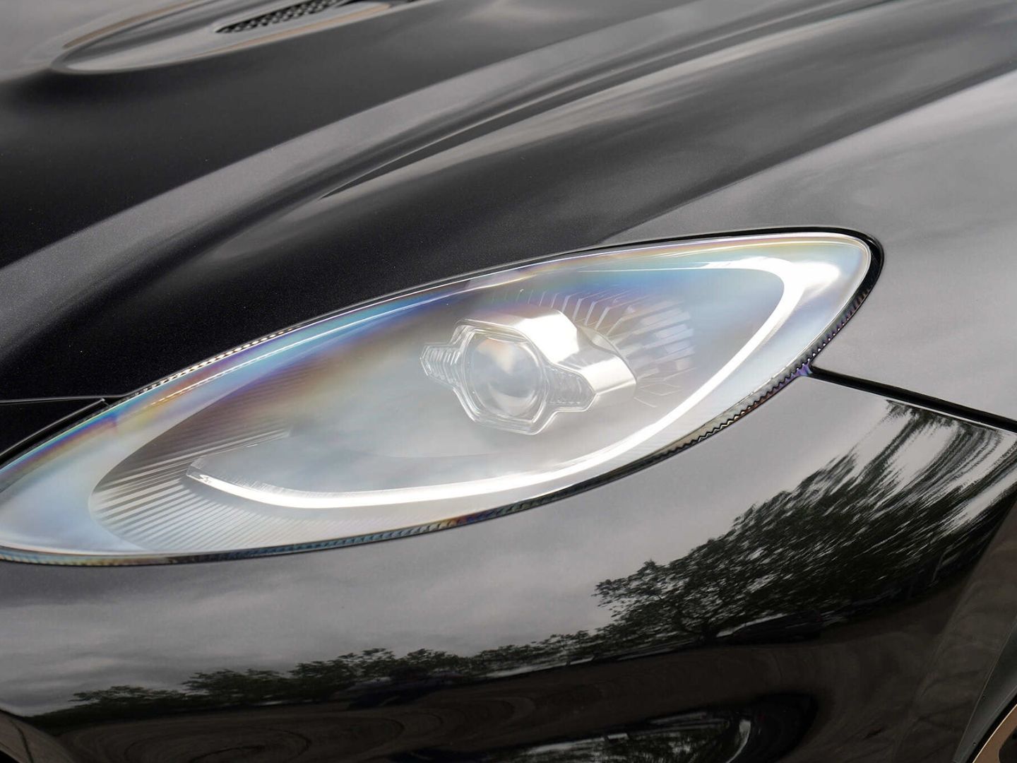 Aston Martin DBX 707 Ultramarine Black / Dark Knight foto 11