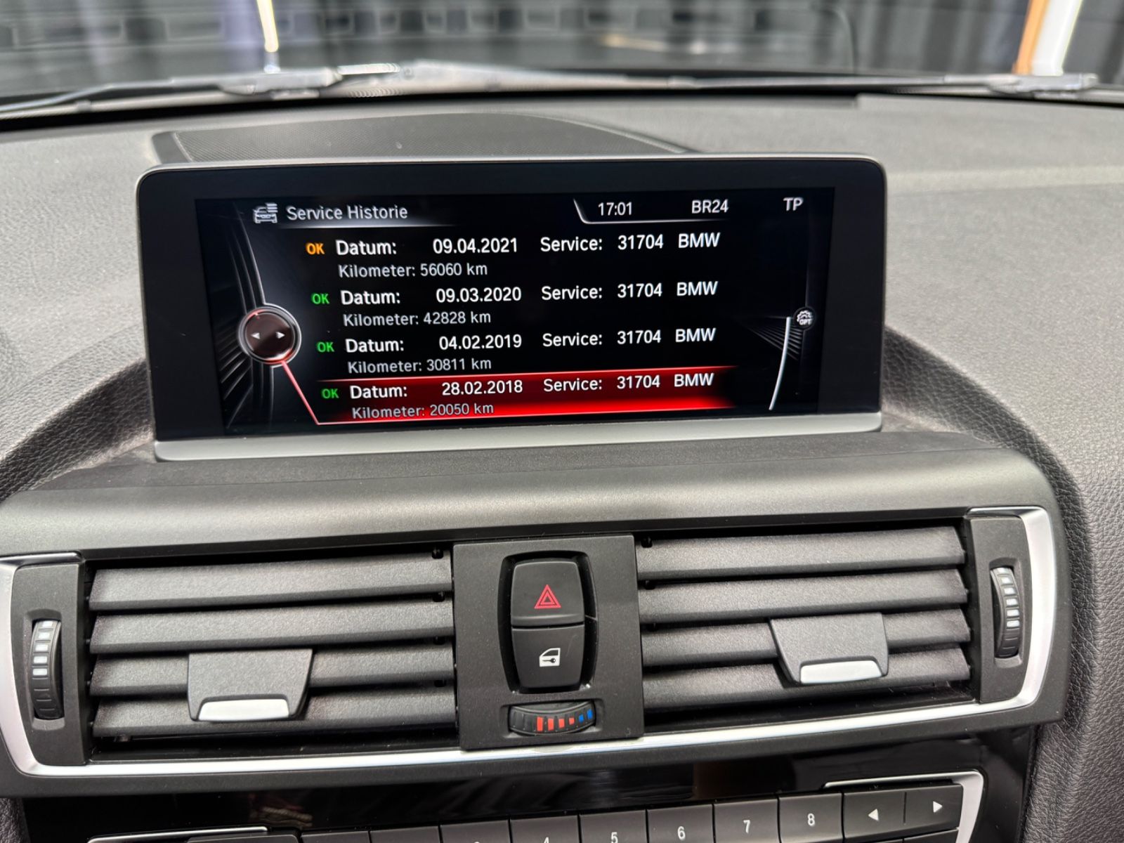 Fahrzeugabbildung BMW 220d Cabrio M Sport|LEDER|NAVI|AUTOMATIK|AHK|