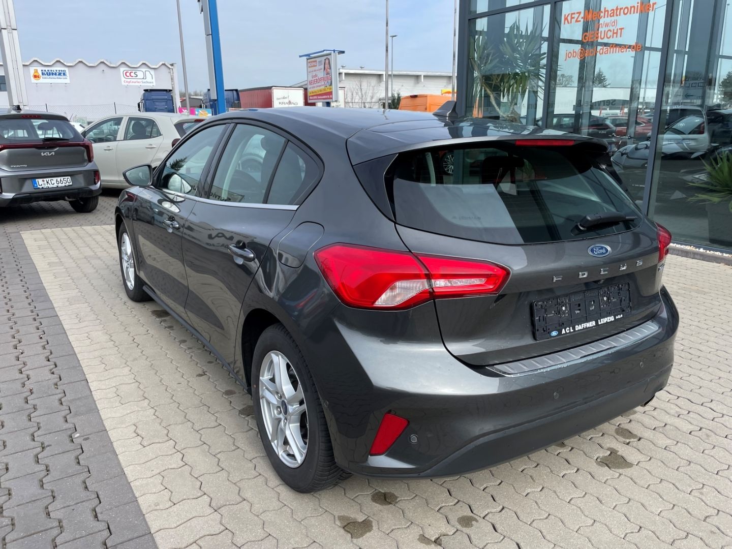 Fahrzeugabbildung Ford Focus C&C MHEV Kamera VerkehrszeichenERK DAB