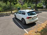 Volkswagen Tiguan 2.0 TSI 132kW DSG 4MOTION Highline Hi... - VW Tiguan Gebrauchtwagen in Dresden