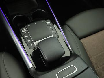 2021 Mercedes-BENZ EQA — миниатюра 15