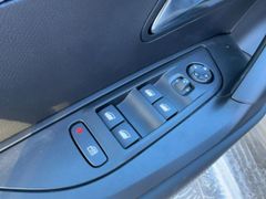 Foto Nummer 12: PEUGEOT 2008