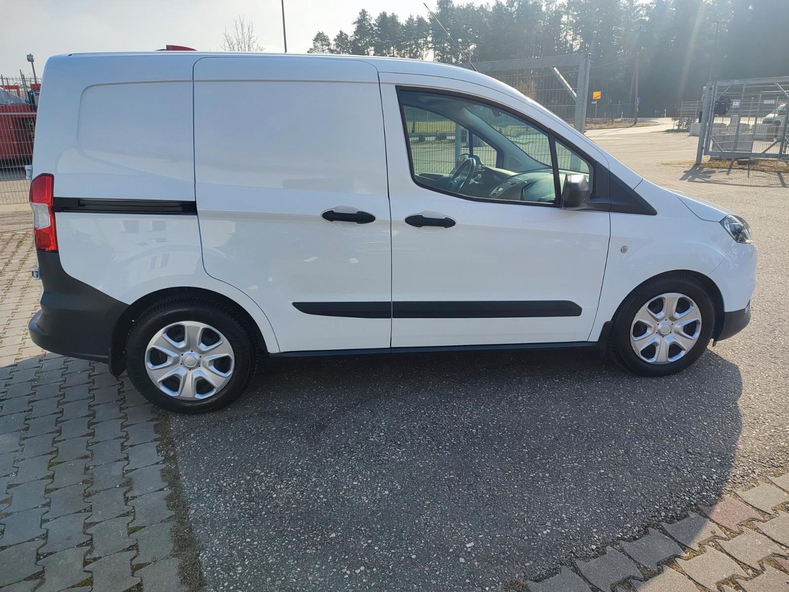 Ford Transit Courier Trend Klima/Kamera/Radio/TOP!!