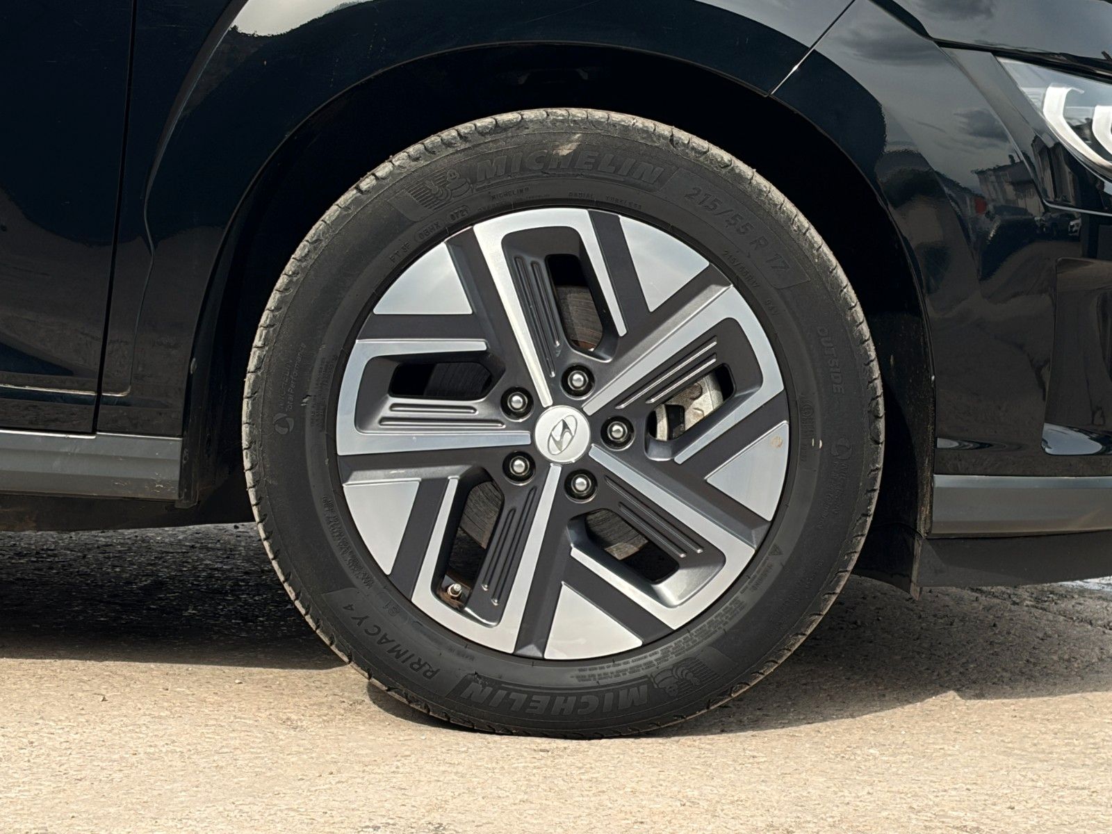 Fahrzeugabbildung Hyundai Kona E Trend 2WD Kamera Schiebedach ACC HuD LHZ