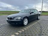 BMW 730 7 730i - BMW 730 aus 2005