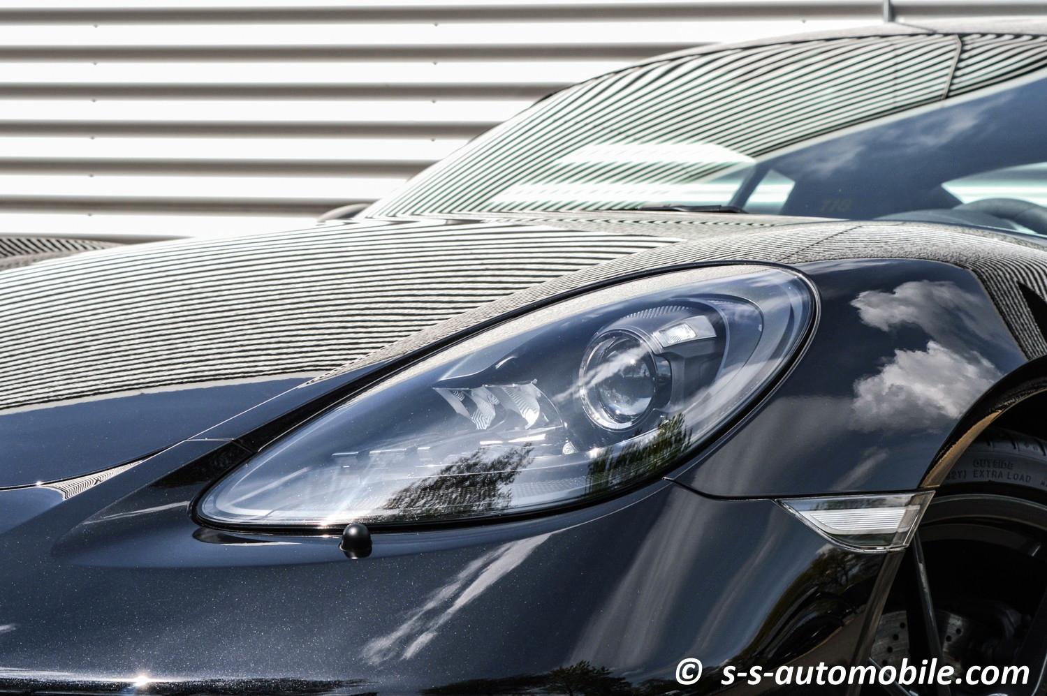 Porsche 718 Cayman T SportDesign Vollschale Schalter