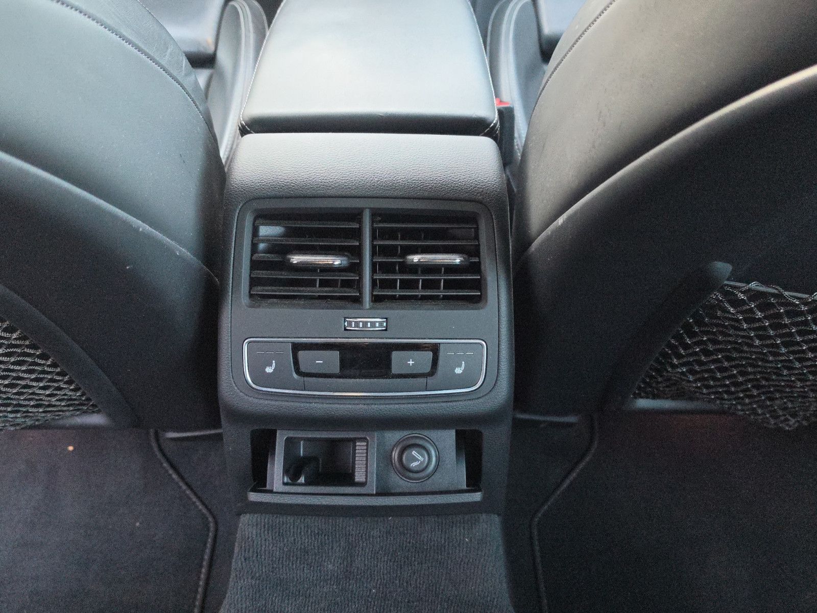 Fahrzeugabbildung Audi A4 AVANT SPORT S-LINE AUTOMATIK AUS 1.HAND