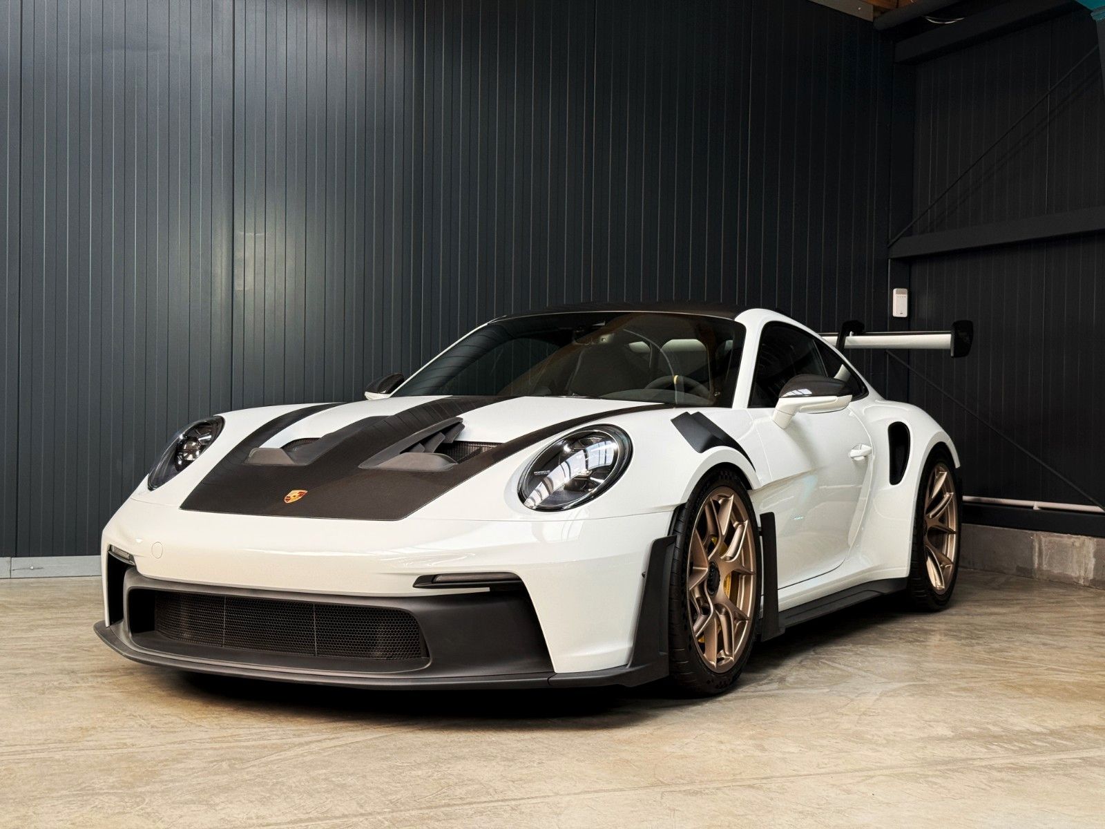 Fahrzeugabbildung Porsche 992 GT3RS + Weissach + PCCB + Clubsport + Magnes
