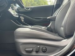 Fahrzeugabbildung Hyundai IONIQ 1.6 GDI Premium Hybrid *Totwinkel*ACC*LED*