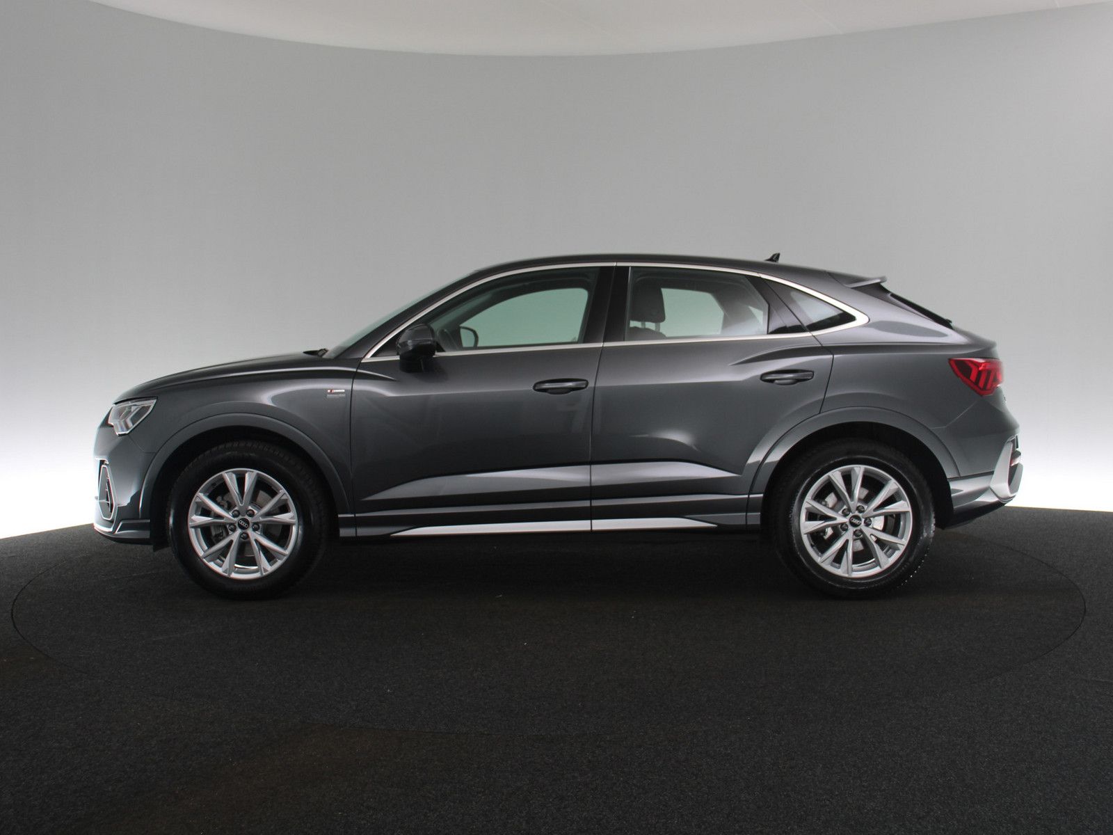 Audi Q3 Sportback 35 TDI quattro S line AHK LED NAVI foto 25