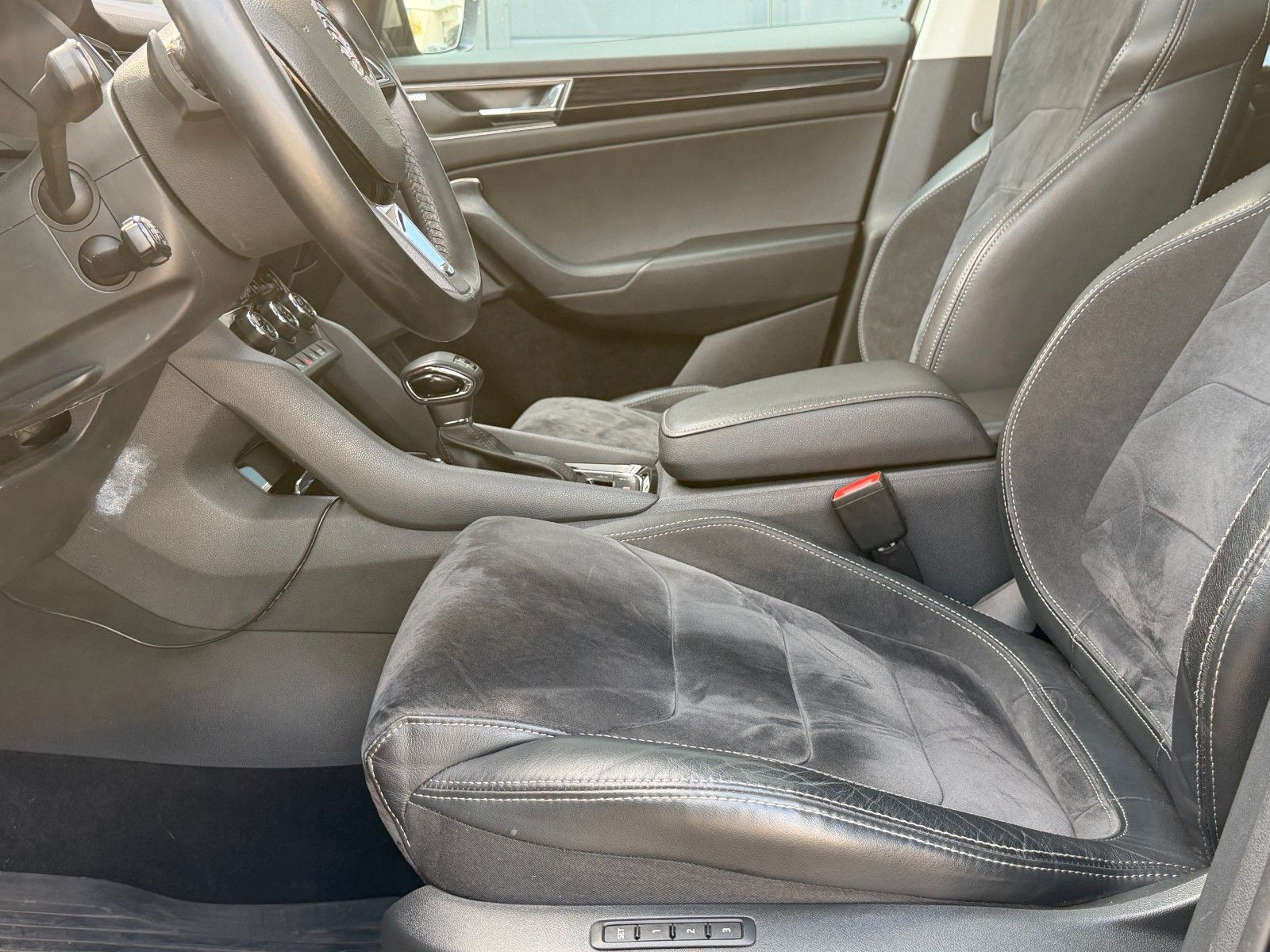 Fahrzeugabbildung SKODA Kodiaq 2.0 TSI Style *Pano*Standhzg*7Si*ACC*AHK*