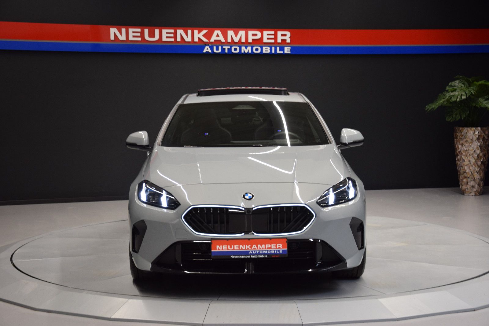 Fahrzeugabbildung BMW 220 i Gran Coupé M Sport Pano H&k Memory Schale