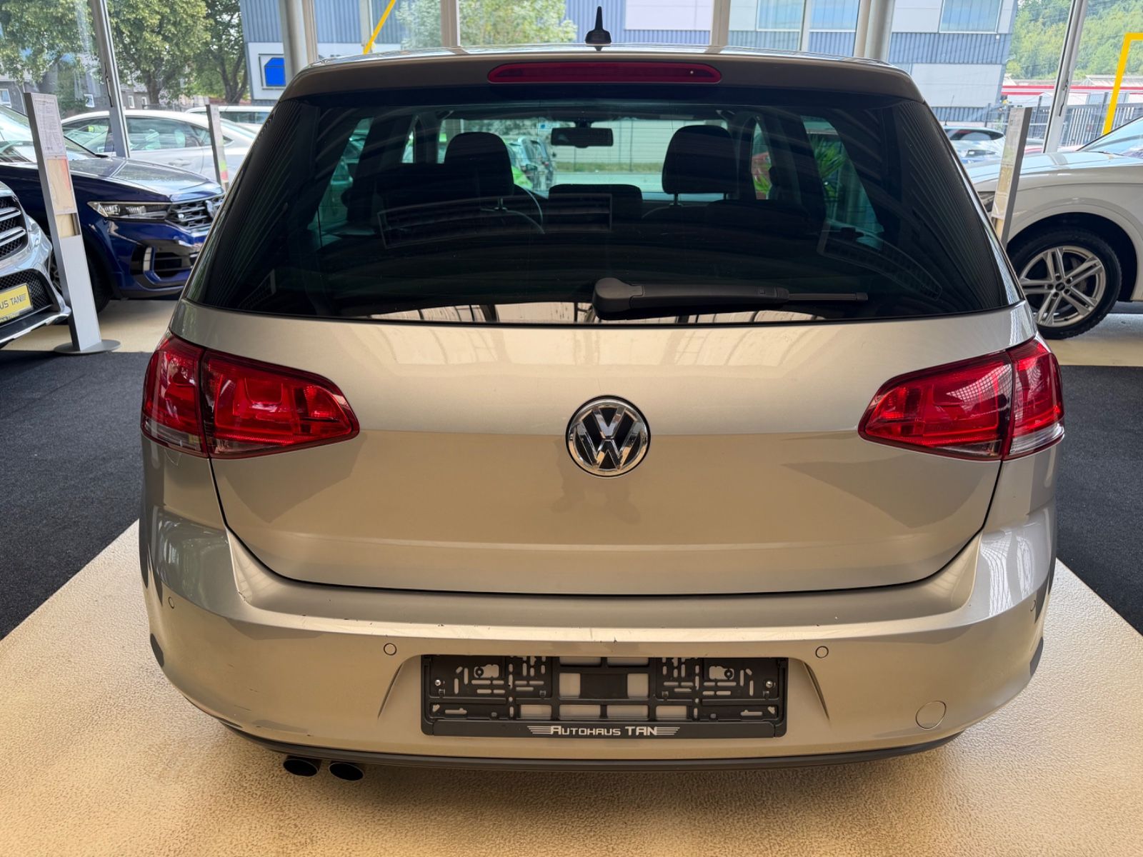Fahrzeugabbildung Volkswagen Golf VII Lim. Lounge BMT