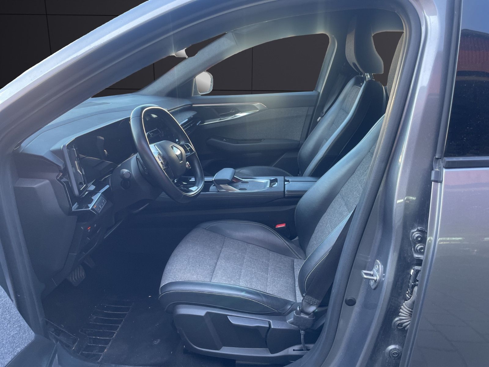 Fahrzeugabbildung Renault Espace VI Techno E-Tech Hybrid*7Sitzer*Navi*