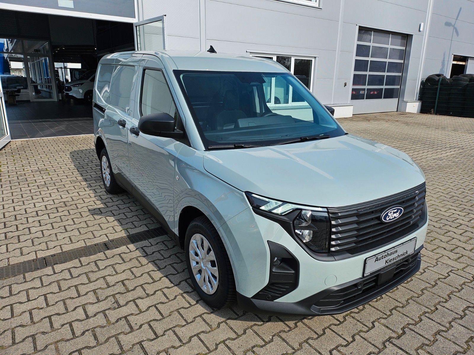 Fahrzeugabbildung Ford Transit Courier Trend