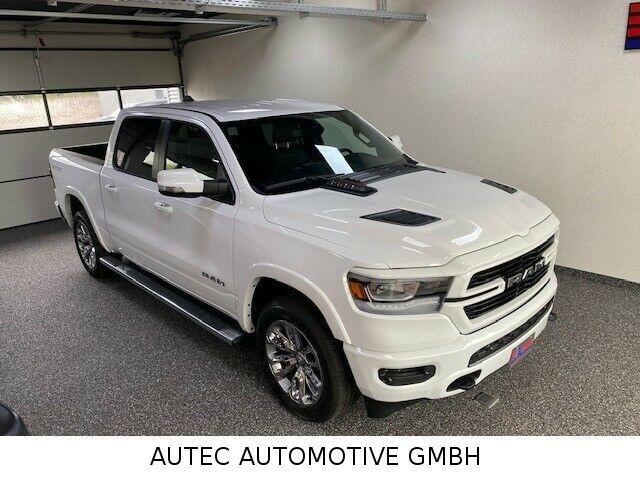 Fahrzeugabbildung Dodge LARAMIE CREW CAB SPORT  12"  HEMI 4x4