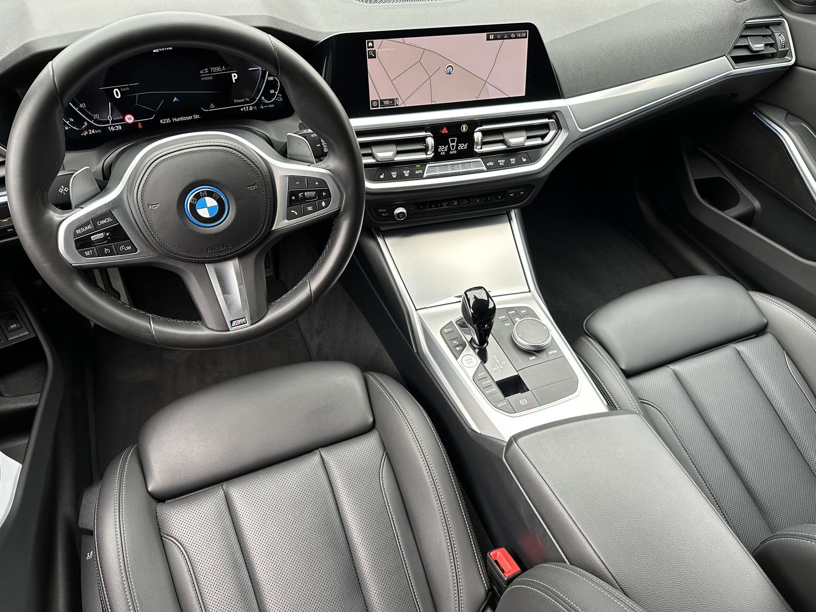 Fahrzeugabbildung BMW 320e Touring M-Sport NAV+LASER+HEAD-UP+KAMERA+VC