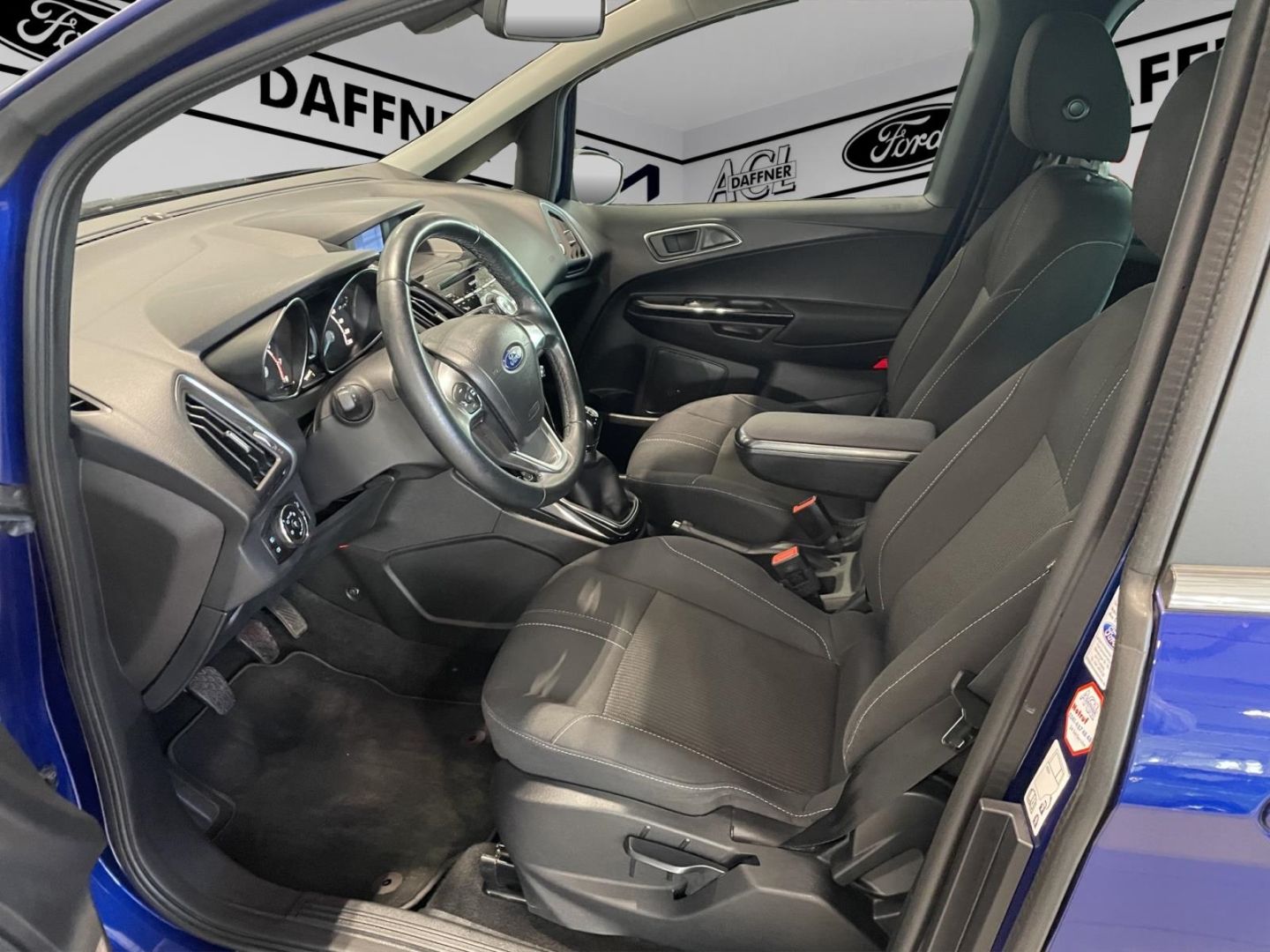 Fahrzeugabbildung Ford B-Max Titanium Bluetooth Sony CD Klima Allwetter