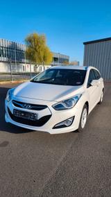 Hyundai i40 cw 1.6 GDI   - Hyundai i40 mit Benzin-Antrieb: Kombi, 1.6