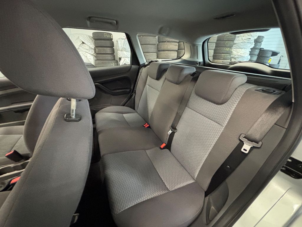 Ford FOCUS TURNIER 1.6 TREND/ AUTOM. / 63.000KM/ 1.HA Ford FOCUS TURNIER 1.6 TREND/ AUTOM. / 63.000KM/ 1.HA