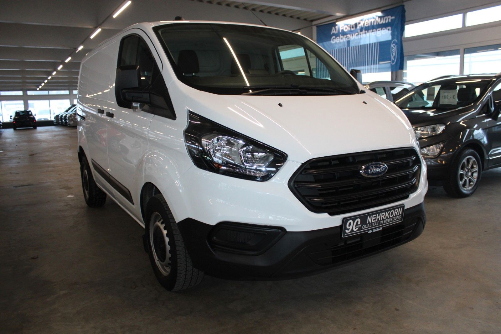Fahrzeugabbildung Ford Transit Custom L1 Kasten AHK Dachträger 1.Hand