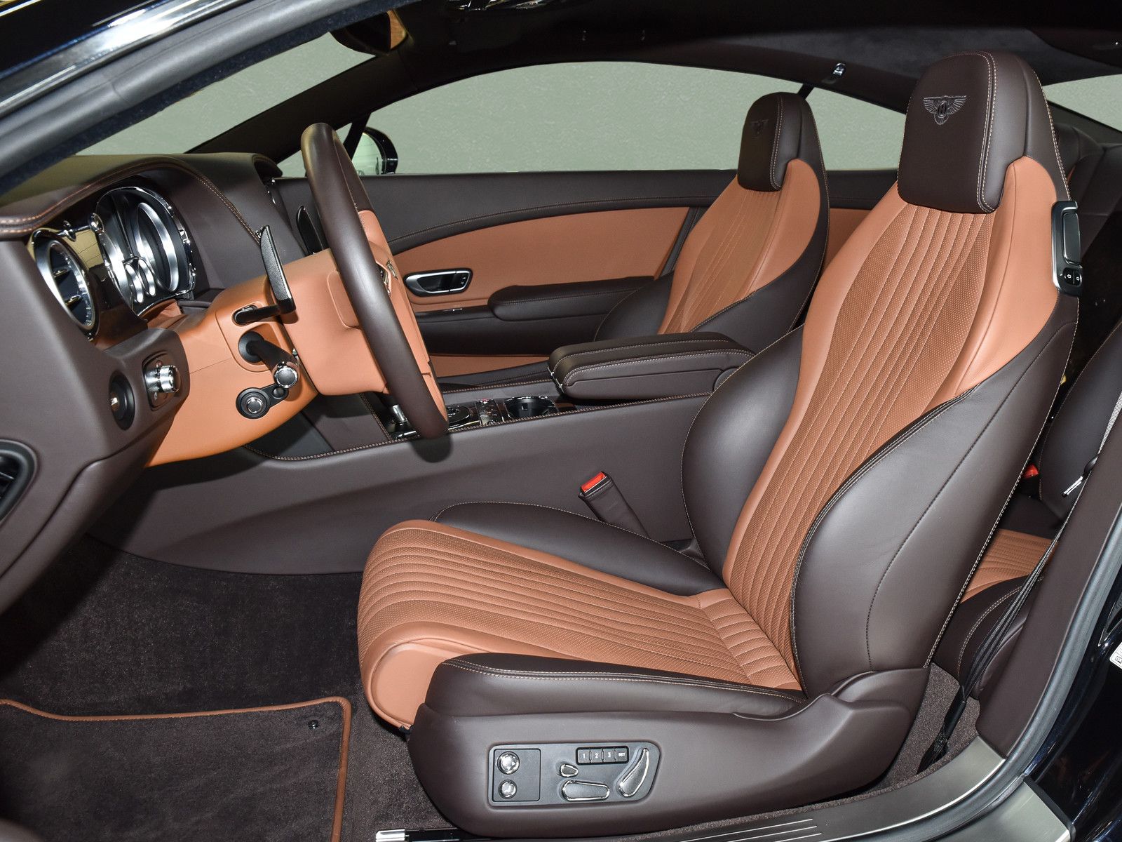 Fahrzeugabbildung Bentley Continental GT V8 S - Premier Spec | Sportabgas