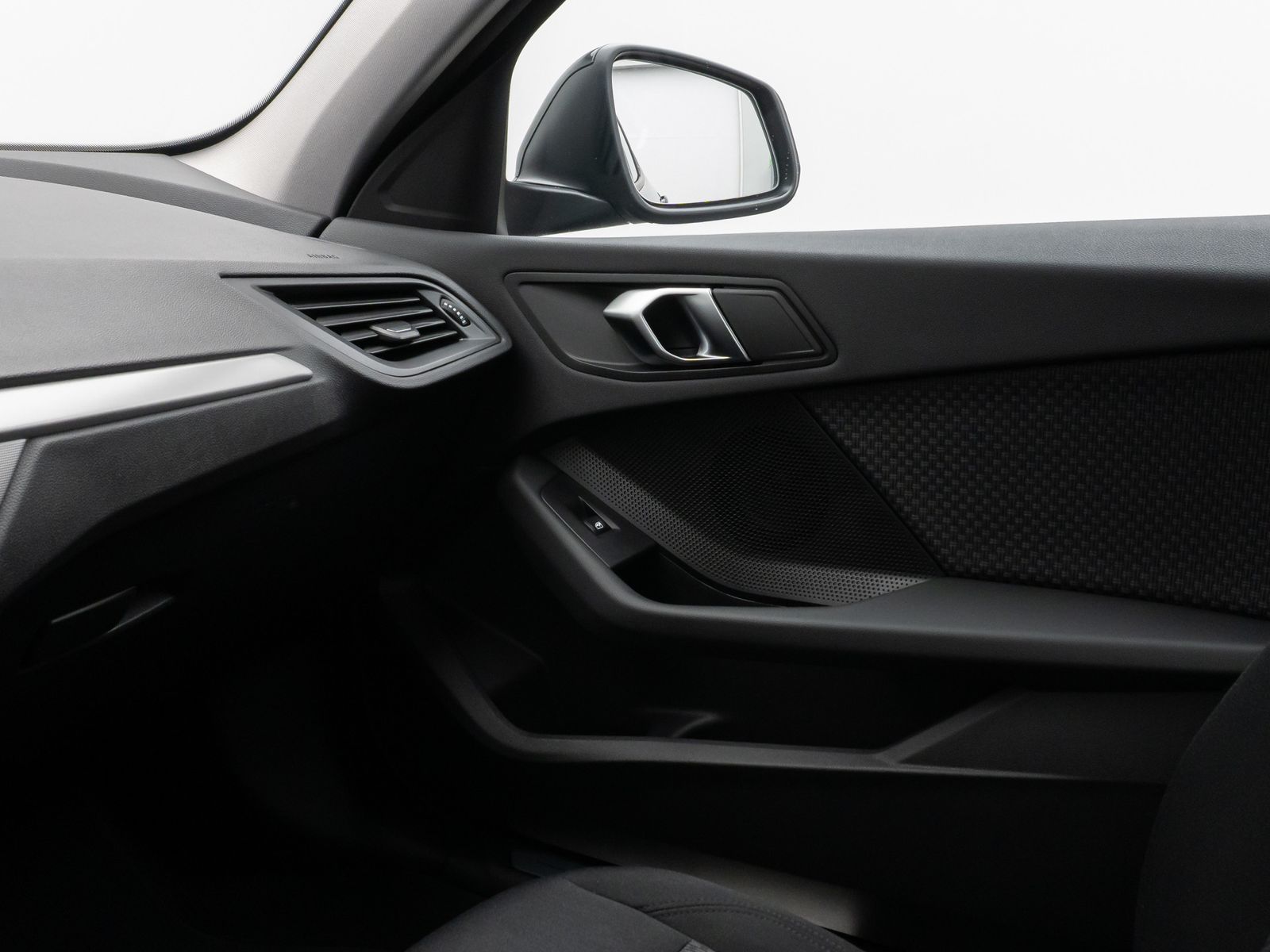 Fahrzeugabbildung BMW 118i PDC DAB CockPitPro AHKFernlichtassistent