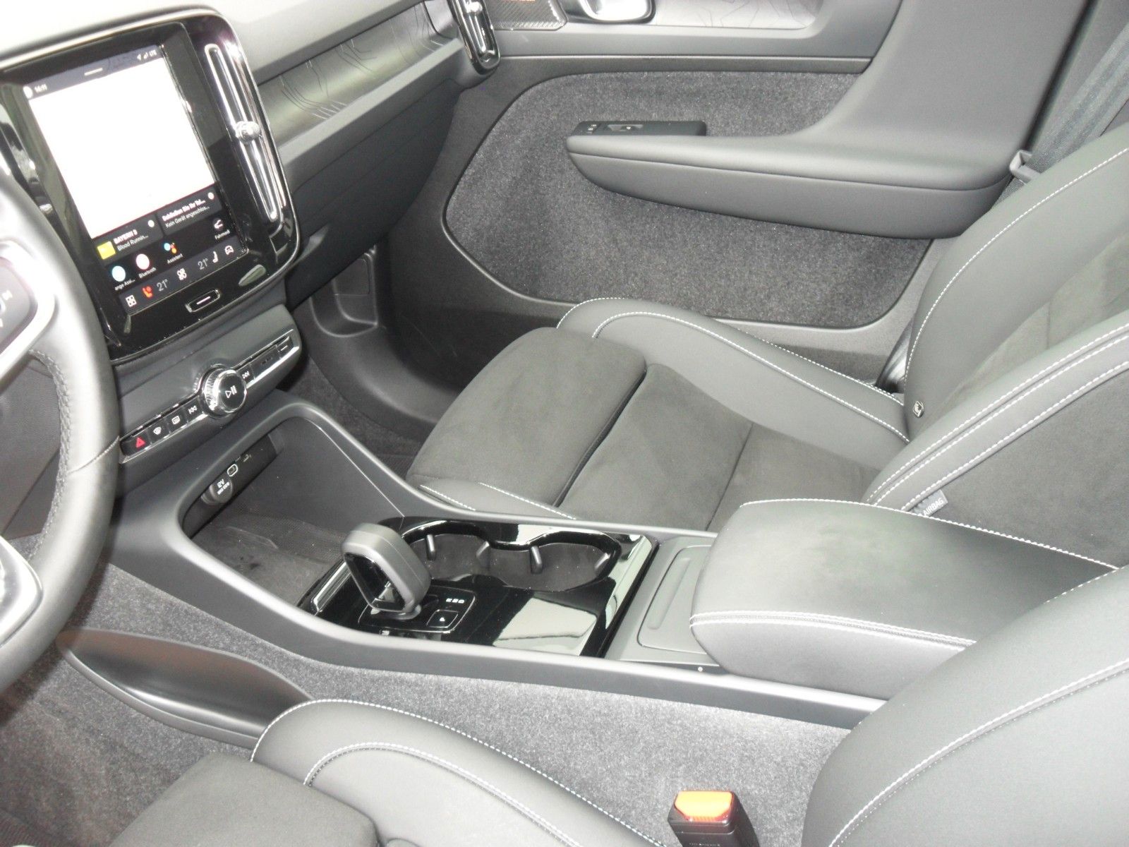 Fahrzeugabbildung Volvo C40 Ultimate | 360° | WP