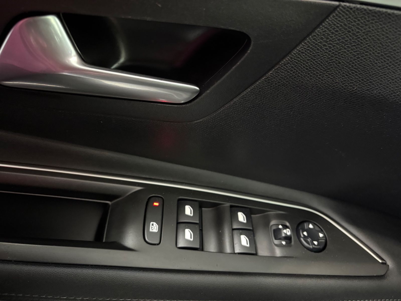 Fahrzeugabbildung Peugeot 3008 Allure