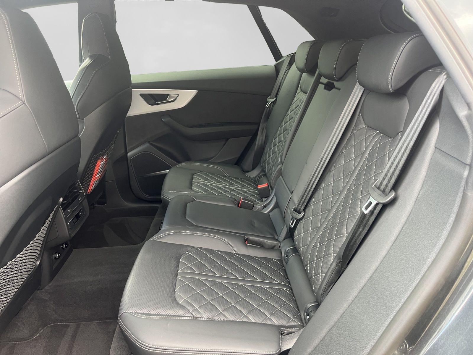 Audi Q8 TFSI e Q S LINE LEDER AHK LM22