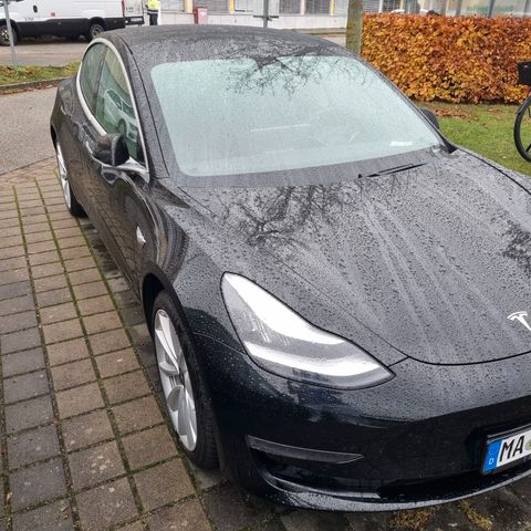 Tesla Model 3 Long Range - Allrad  19 Zoll Sportfelgen