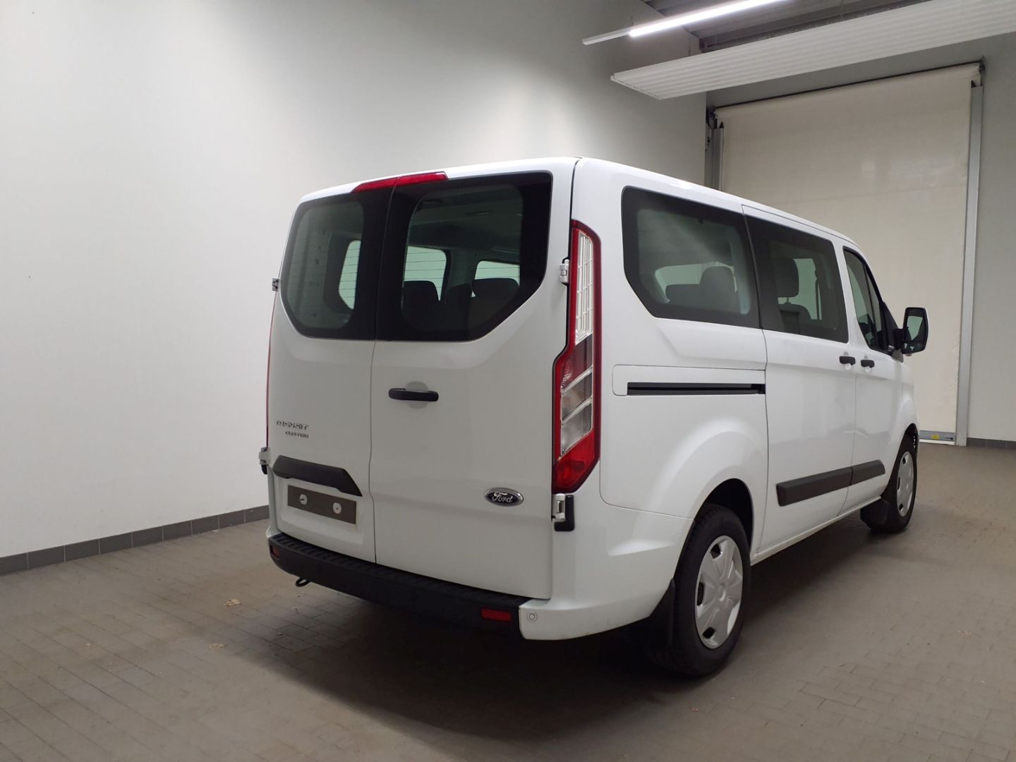 Fahrzeugabbildung Ford Transit Custom Kombi 340 L1 Trend 2.0 TDCi EU6d-