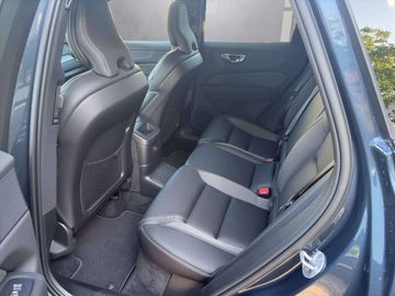 Volvo XC60 Plus Black Edition T6 Recharge Plug-In Hybr