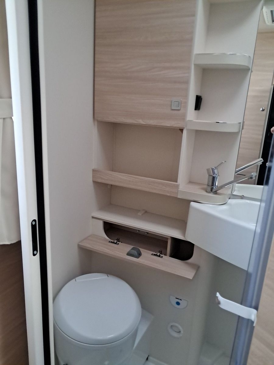 Fahrzeugabbildung Eura Mobil Activa One AO 690 HB Travel-Paket/Mark./Lithium.