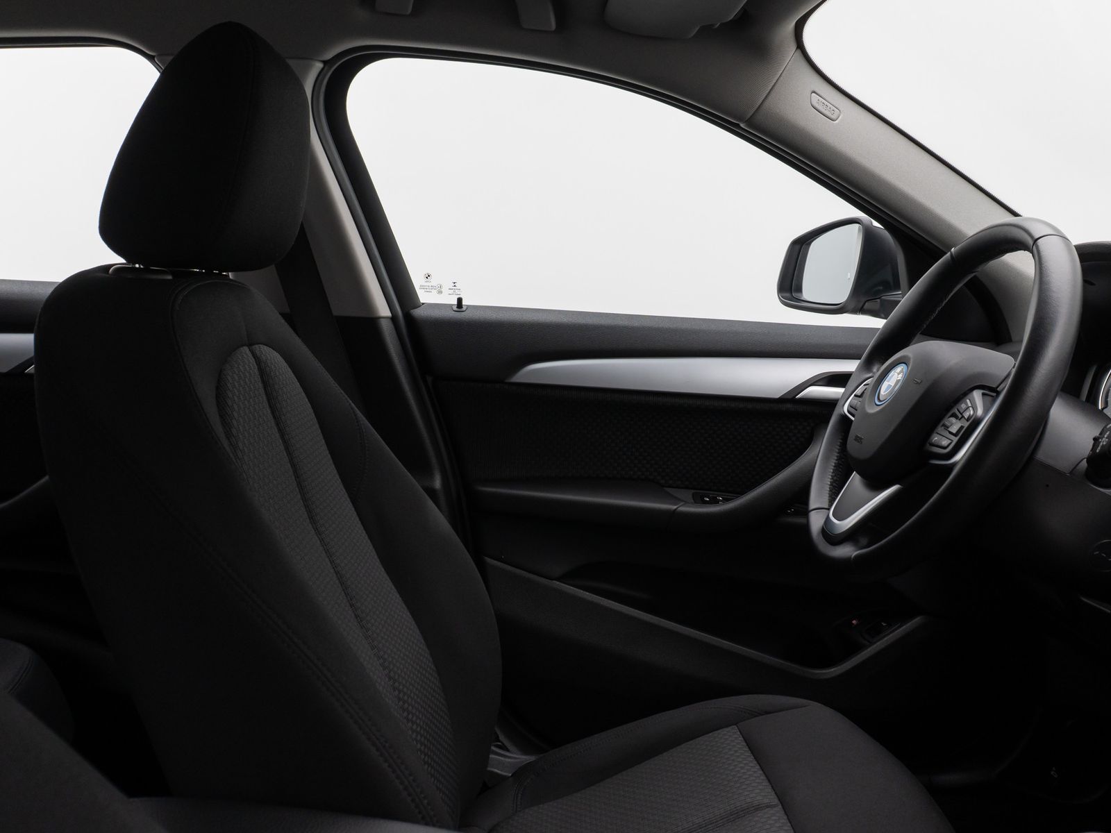 Fahrzeugabbildung BMW X2 xD25e Parkassist DAB Lordos Geschwindigkeitsr