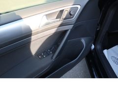 Fahrzeugabbildung Volkswagen Golf 1hd Navi Tempo SHZ Scheckheftgepflegt