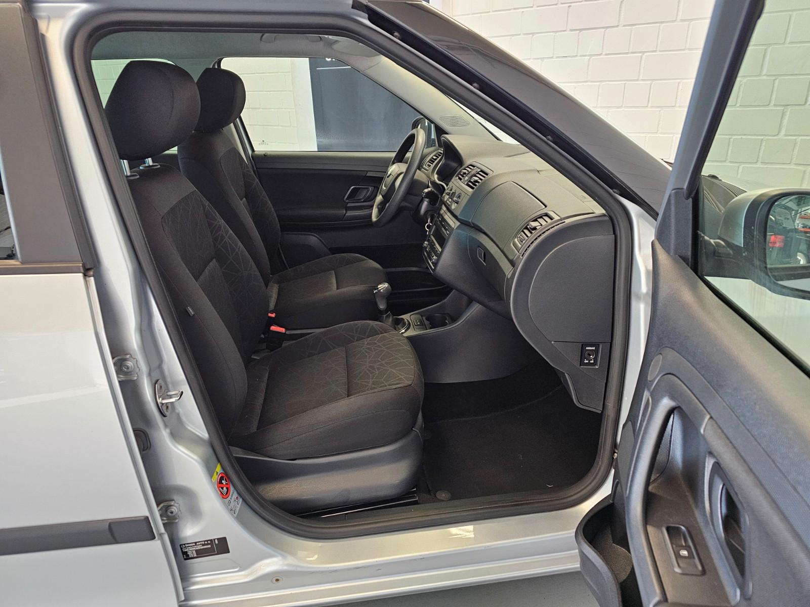 Skoda Fabia 1.2 TSI Combi Family + 8.Reifen/Klima/AHK