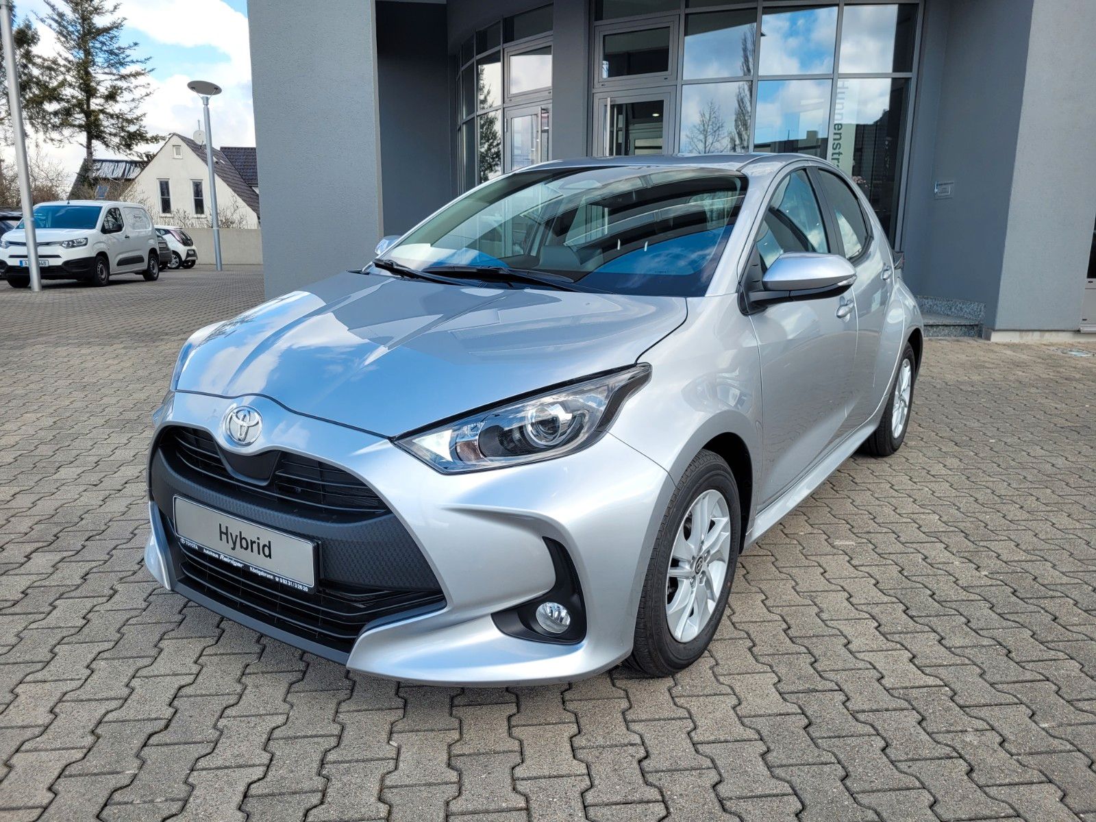 Toyota Yaris 1.5l Hybrid Automatik*Kamera,Alufelgen,ACC