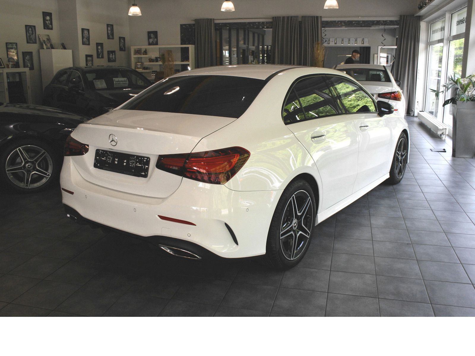 Fahrzeugabbildung Mercedes-Benz A 180 AMG Advanced Plus Limousine *Night*Ambient