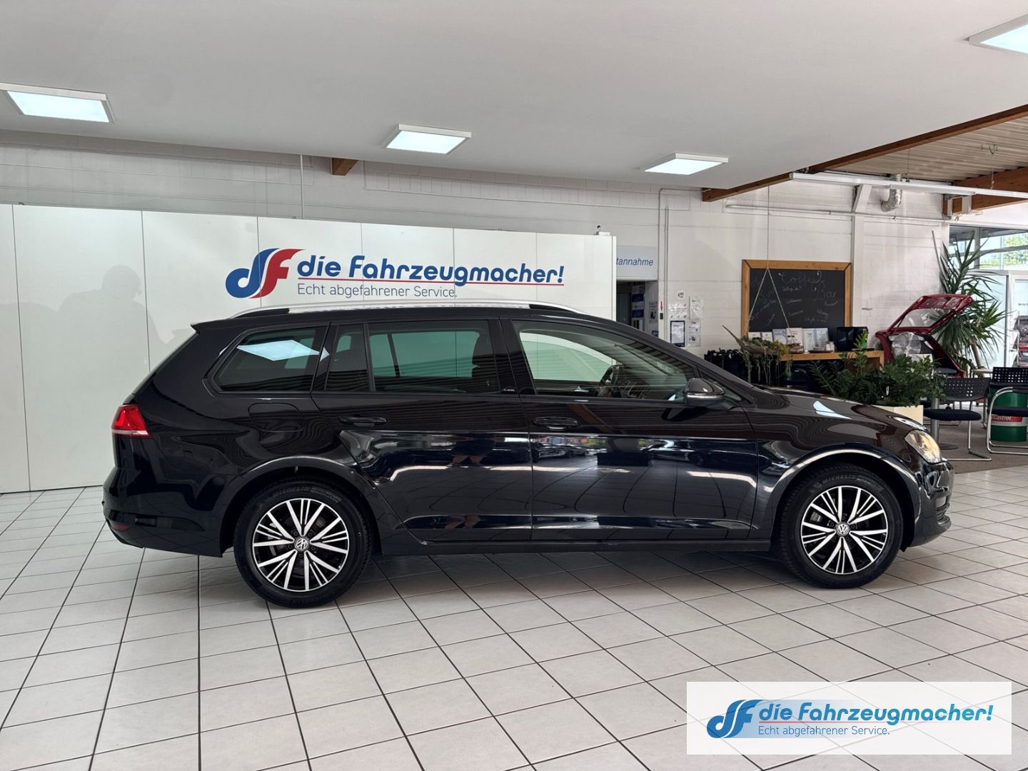 Fahrzeugabbildung Volkswagen Golf VII Variant Allstar BMT 1.4 TSI Sperrdiff.