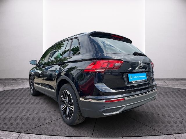 Fahrzeugabbildung Volkswagen Tiguan 1.5 TSI DSG ACTIVE NAVI EASYOPEN GJR