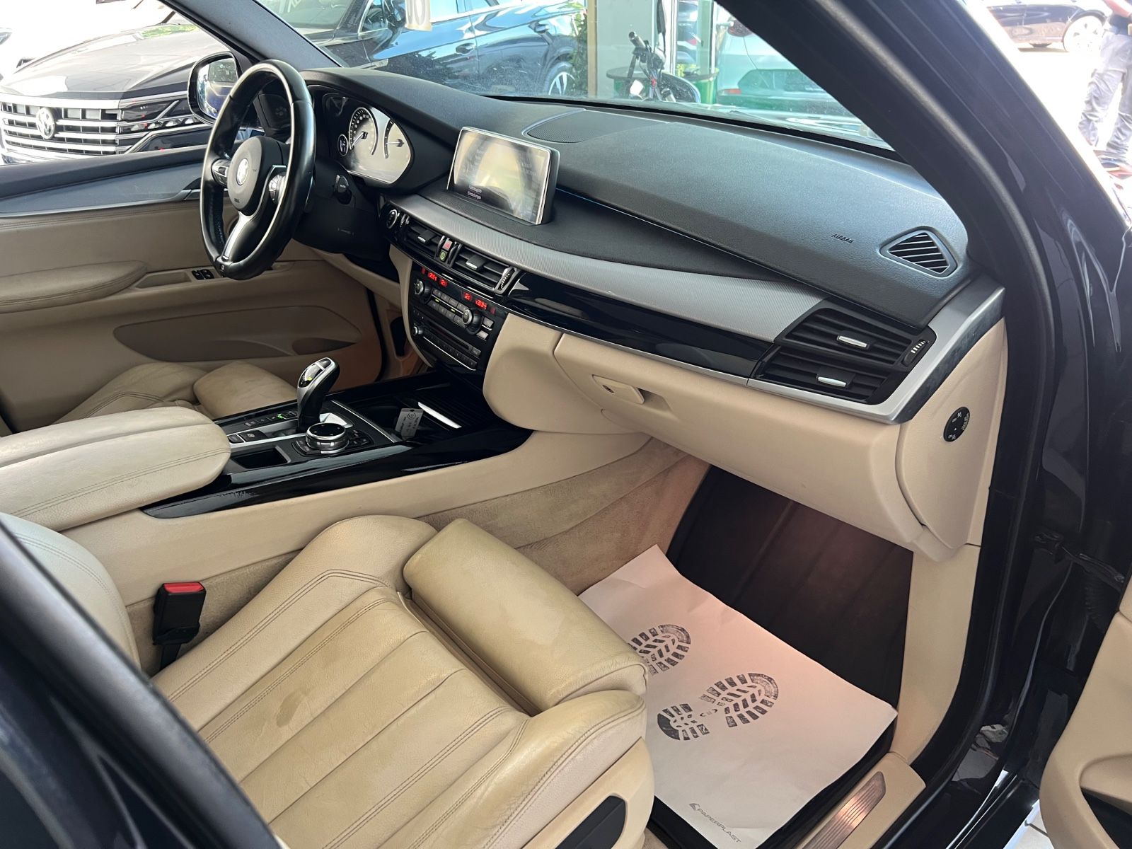 Fahrzeugabbildung BMW X5 xDrive 30 d M Sport Paket *PANO*SOFT-CLOSE*